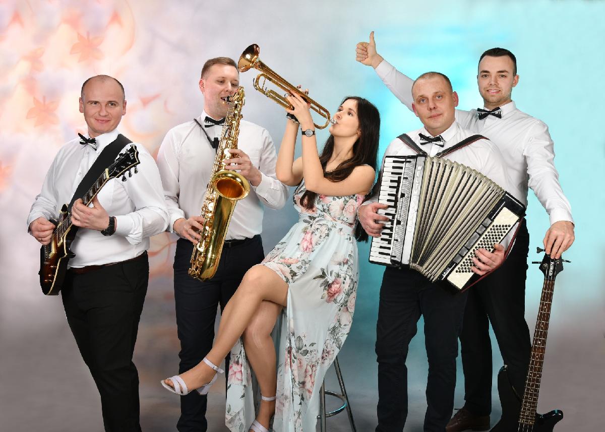 Cześć, tu Wedding Band! 
Ciężko pracujemy nad...
