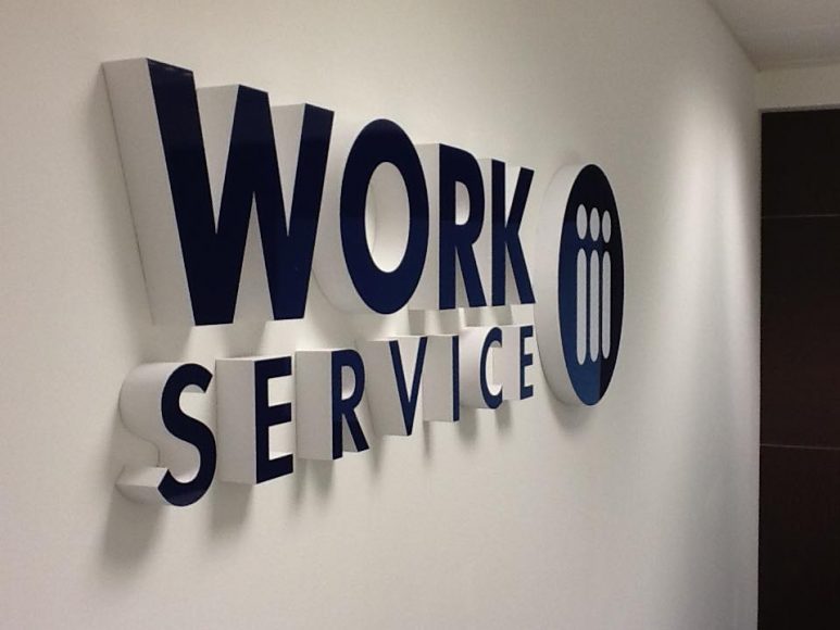 APT Work Service S.A. zatrudni pracowników do...