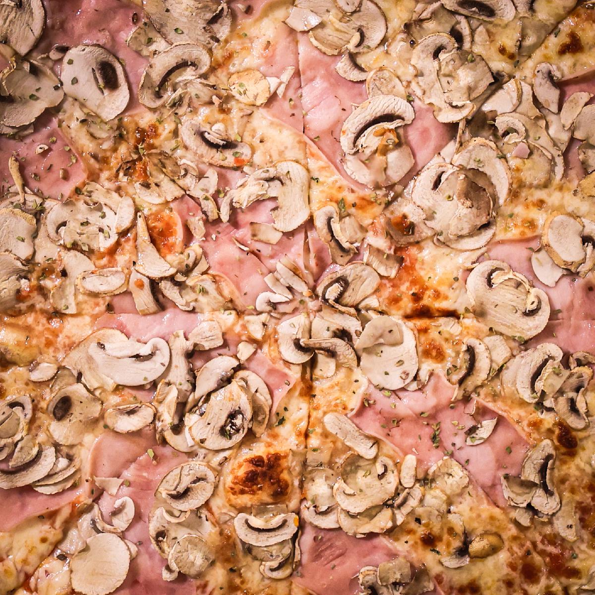 Pizzeria Atmosfera to lokal, który nieustannie...
