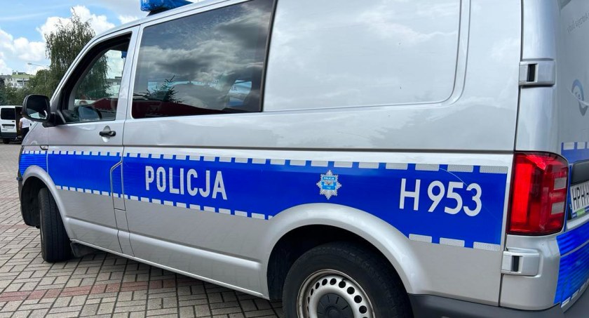 Zdjęcie radiowozu policyjnego 
