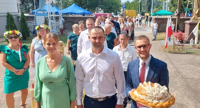 Święta i obchody, Gmina Rybno Podziękowania wójta Damiana Jaworskiego Kół Gospodyń Wiejskich strażaków osób zaangażowanych organizację dożynek gminnych powiatowych - zdjęcie, fotografia
