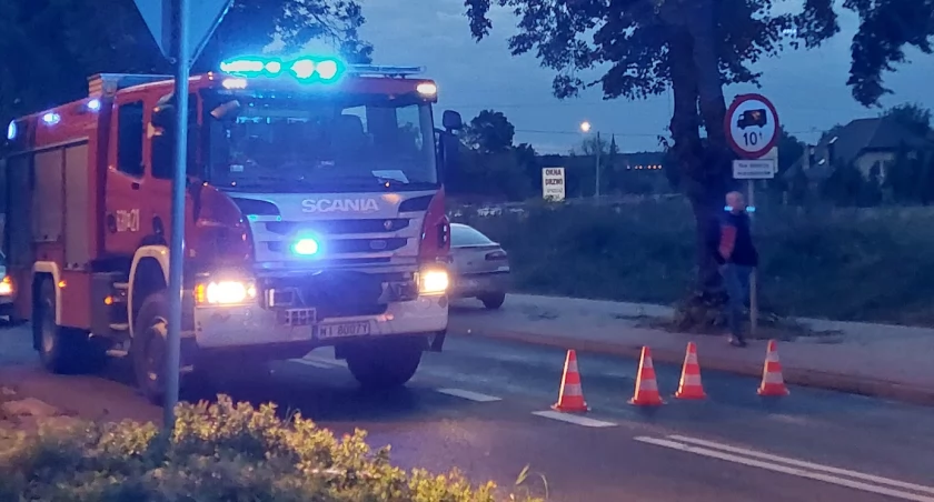 Zdjęcie poglądowe wóz strażacki na sygnałach 