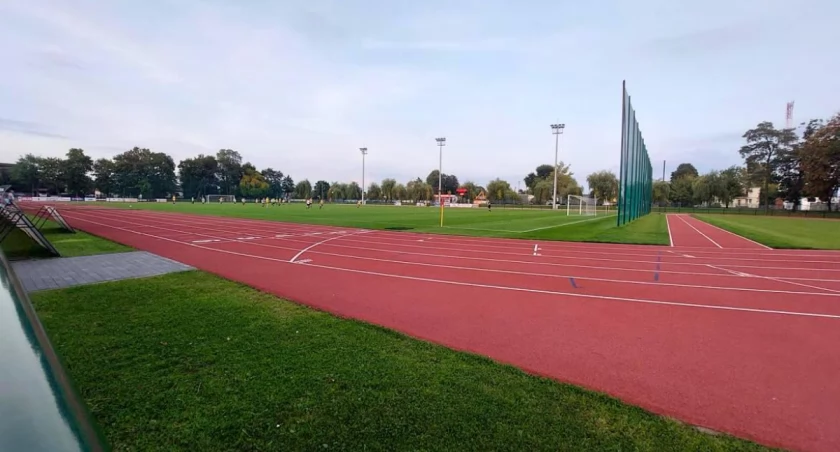 Zdjęcie stadionu przy ulicy Warszawskiej w Sochaczewie 