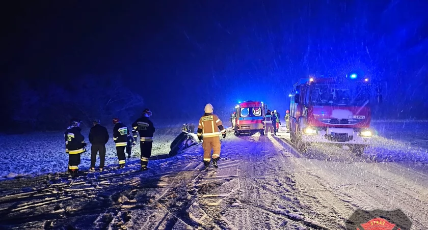 Zdjęcie zdarzenia drogowego w Śladowie. Fot. OSP Kamion.