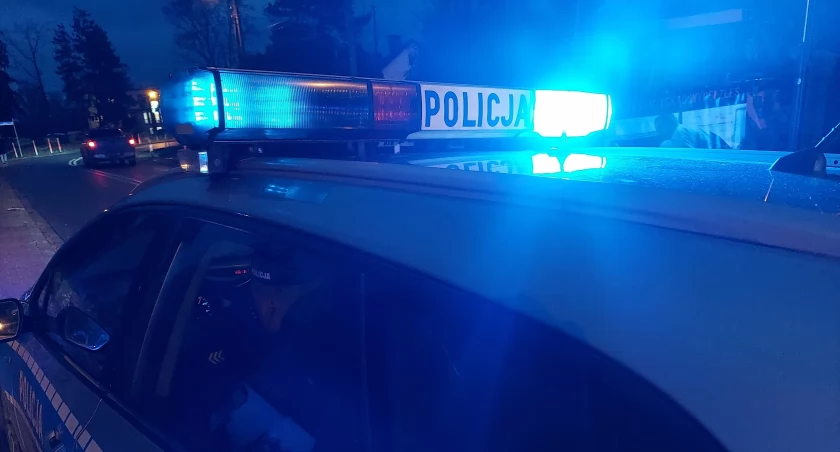 Zdjęcie sygnałów świetlnych na radiowozie