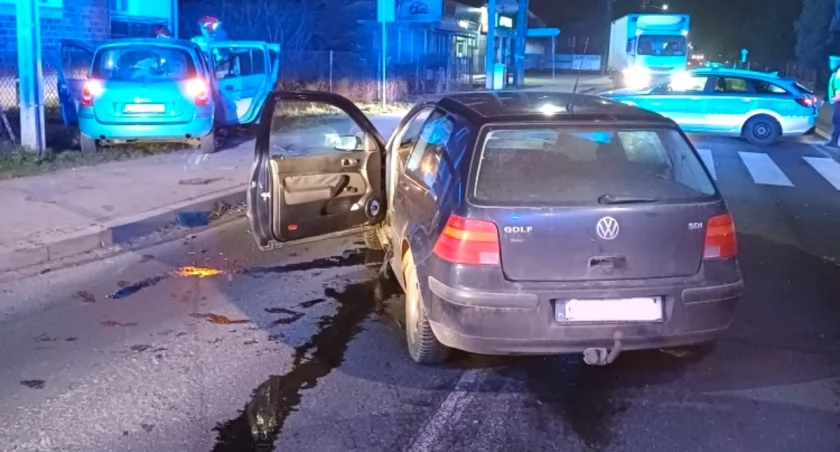 Zdjęcie zderzenia pojazdów na Boryszewskiej i 15 Sierpnia. Fot. KPPSP Sochaczew. 