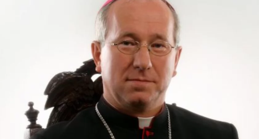 Zdjęcie bp. Andrzeja Dziuby. Foto - diecezja.lowicz.pl  