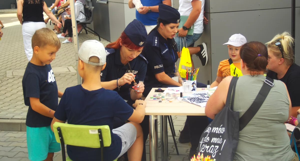 Atrakcje - Ciekawostki - Rekreacja, Edukacyjny piknik sochaczewskiej Policji nami! - zdjęcie, fotografia
