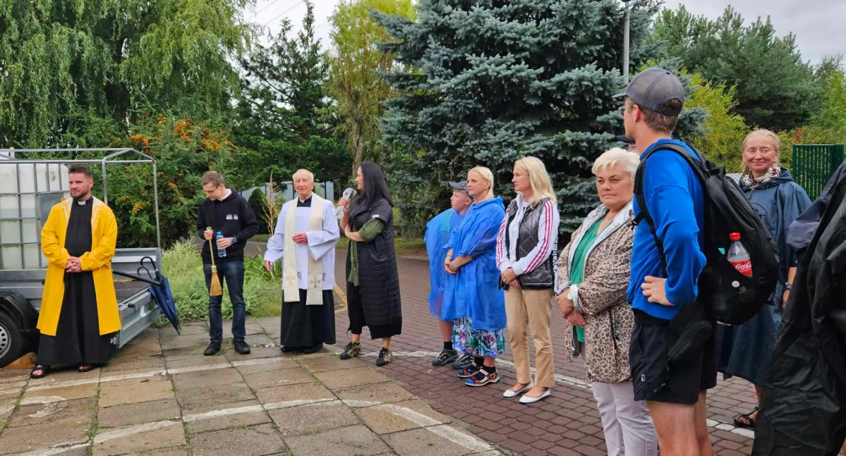 Kościół i religia, Warmińska Pielgrzymka Piesza Jasną Górę kolejny odwiedziła Młodzieszyn - zdjęcie, fotografia