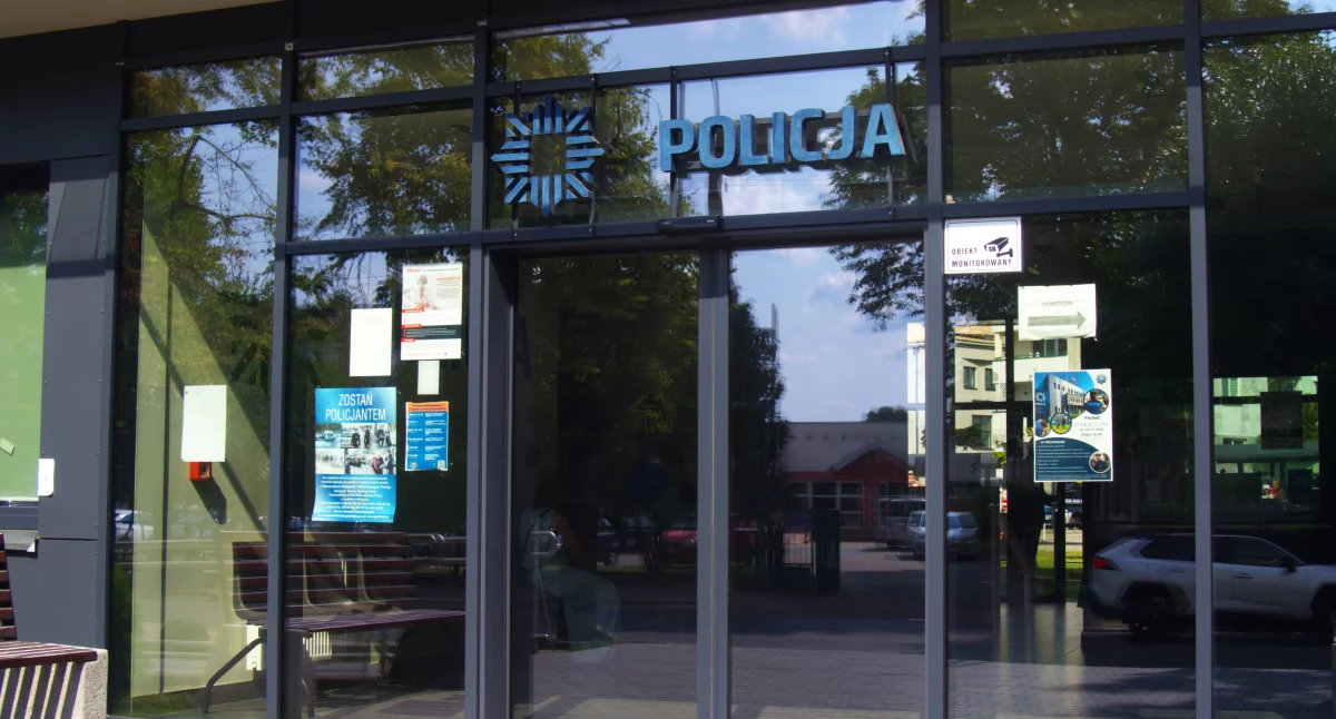 Komunikaty policji, Żerują ludzkiej tragedii Policja ostrzega przed oszustami - zdjęcie, fotografia