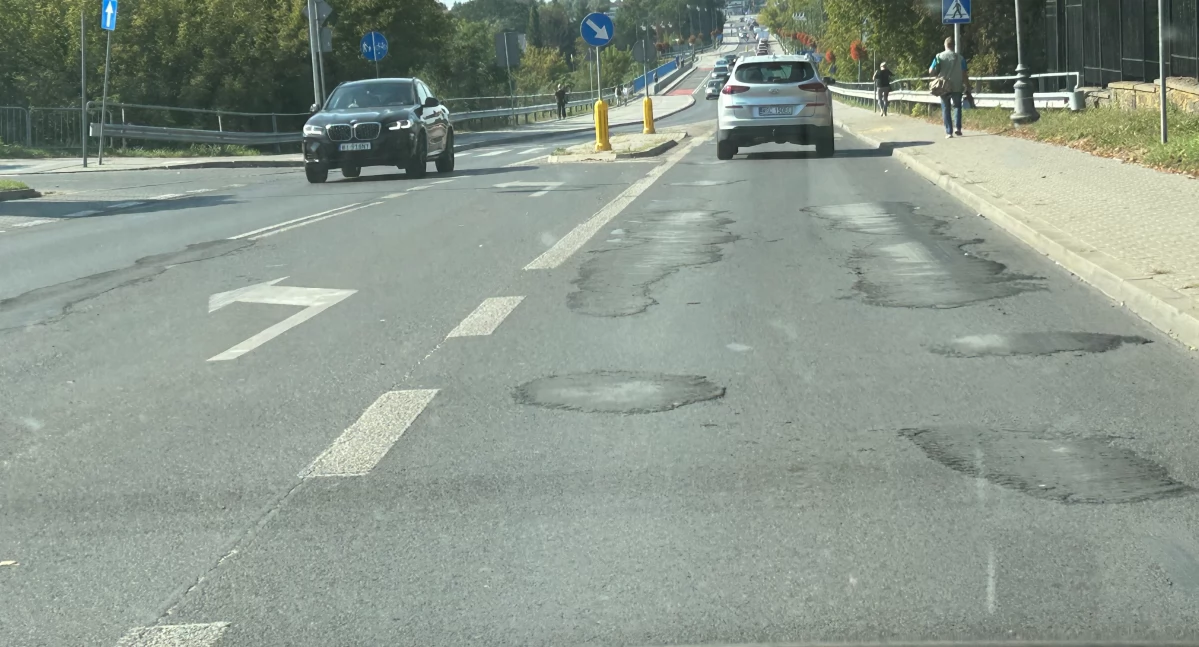 Interwencje i pomoc , Mieszkaniec naprawach nawierzchni nasze podatki muszą iść taką jakość - zdjęcie, fotografia