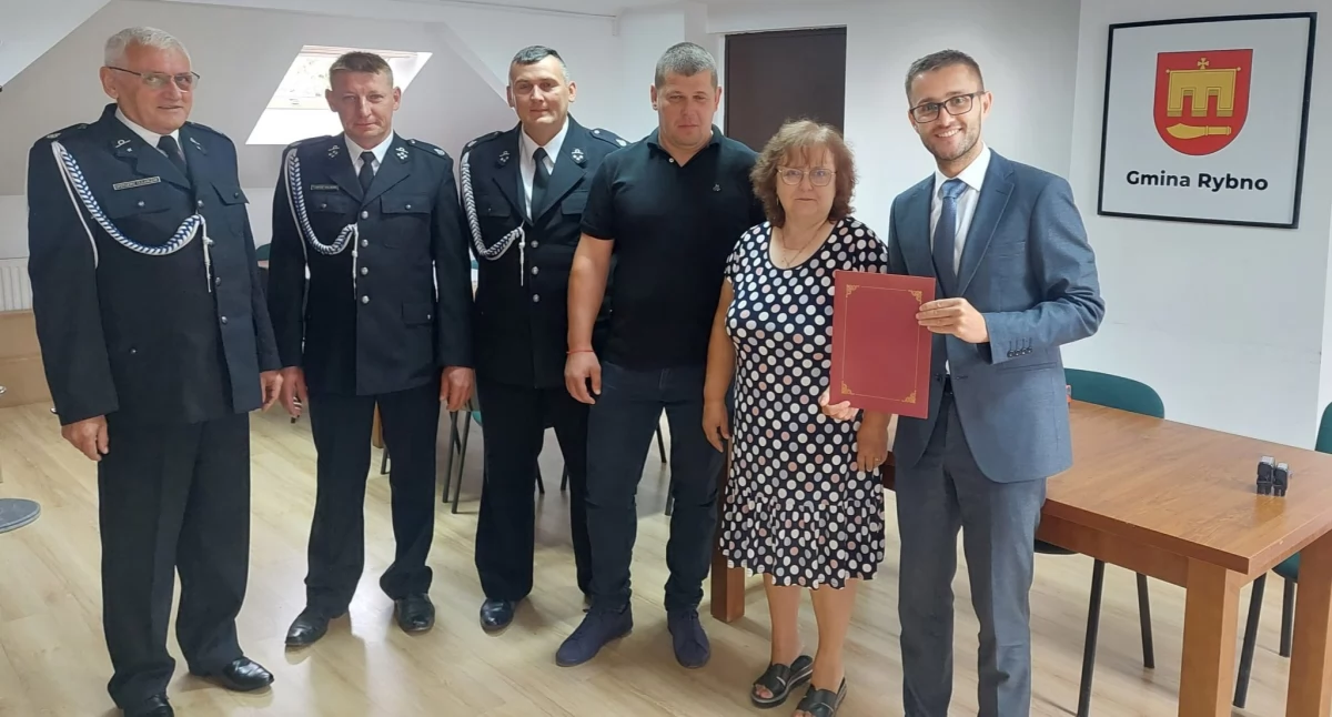 Inwestycje , Gmina Rybno Umowa remont garażu samochodu pożarniczego Erminów podpisana wartość inwestycji wyniesie - zdjęcie, fotografia