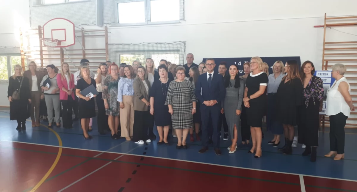 Edukacja - Szkoły, Życzenia Wójta Damiana Jaworskiego okazji Edukacji Narodowej - zdjęcie, fotografia