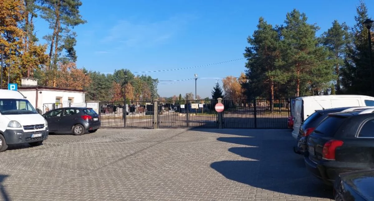 Święta i obchody, Zmiany parkowaniu cmentarzach Wszystkich Świętych Gdzie będzie można zostawić - zdjęcie, fotografia