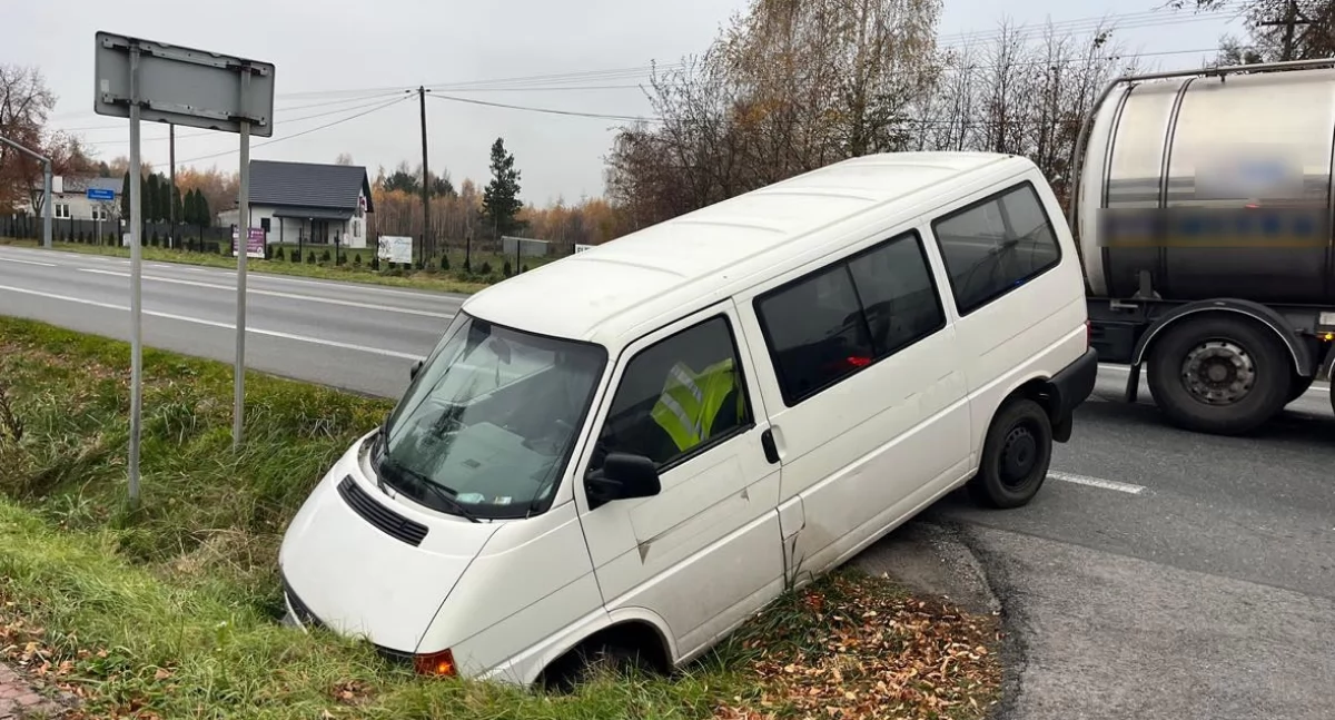 Kronika kryminalna, Jechał szlaczkiem wylądował rowie Miał ponad promile uprawnień - zdjęcie, fotografia