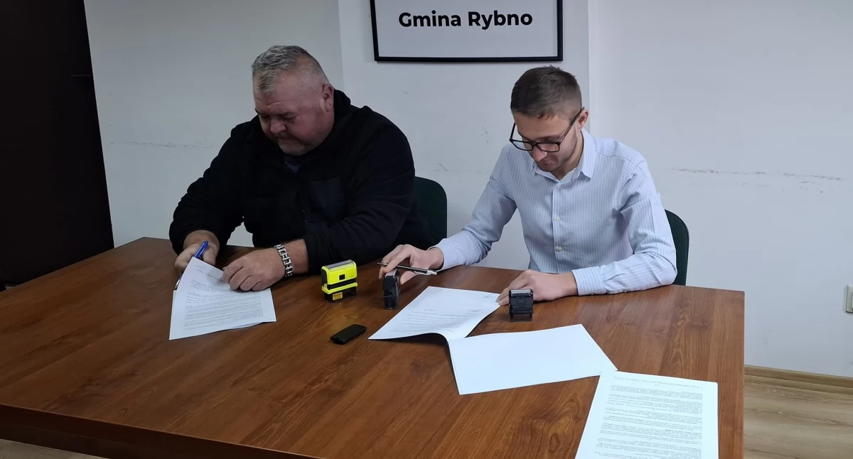 Atrakcje - Ciekawostki - Rekreacja, Gmina Rybno Umowa odśnieżanie dróg gminnych wewnętrznych podpisana - zdjęcie, fotografia