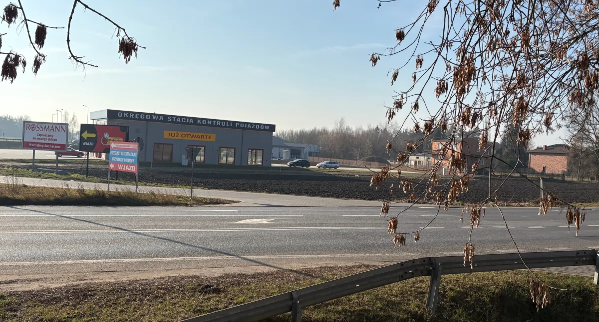 Interwencje i pomoc , Kłopot dojazdem nowego marketu - zdjęcie, fotografia