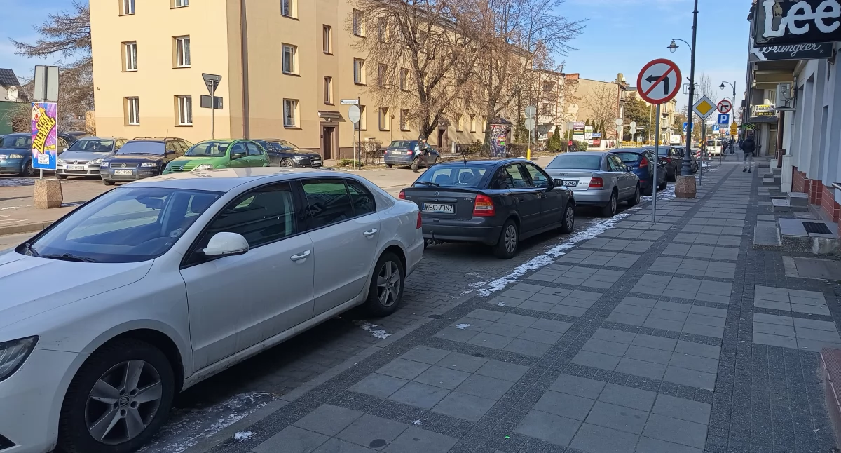 Radni i rady samorządowe, Powiat klepnął płatną strefę parkowania - zdjęcie, fotografia