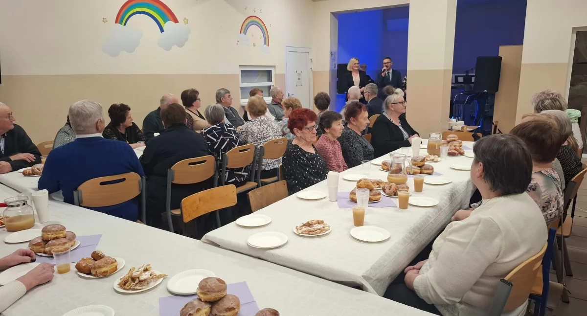 Atrakcje - Ciekawostki - Rekreacja, Gmina Rybno Udane „Spotkanie pączku” czekały słodkości świetna zabawa - zdjęcie, fotografia