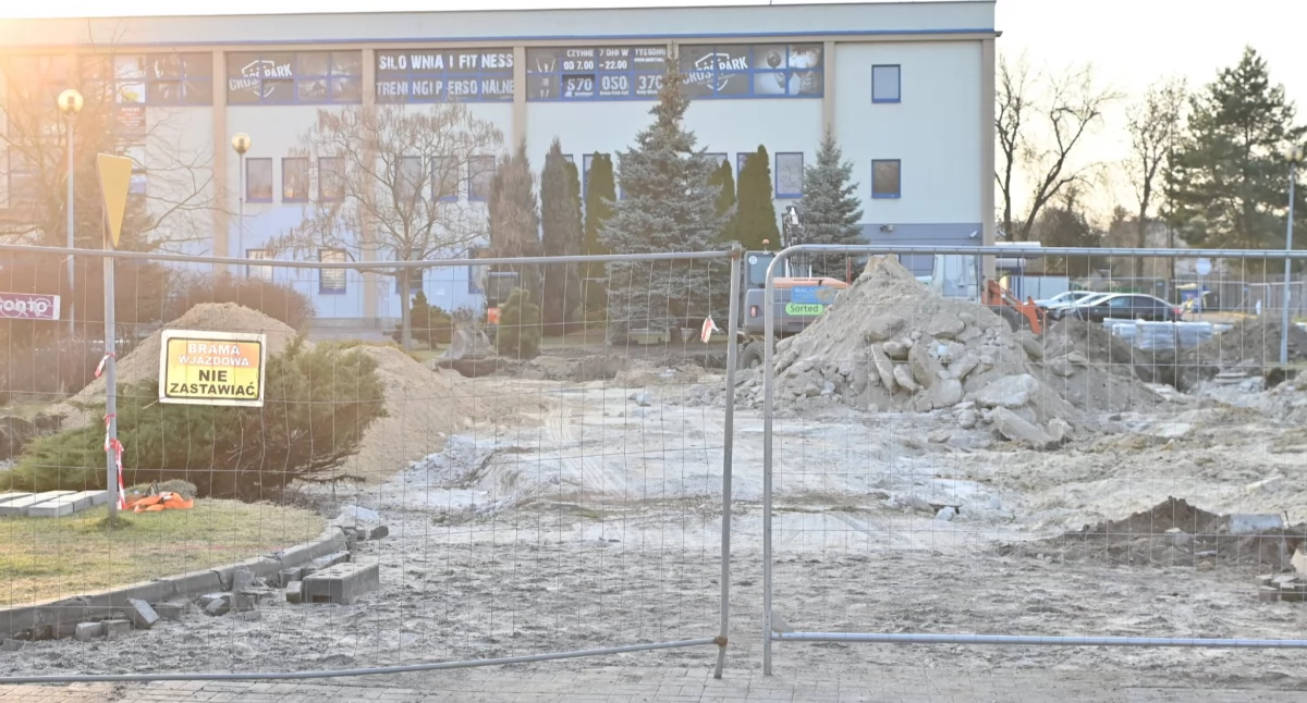 Atrakcje - Ciekawostki - Rekreacja, Ruszyła budowa wodnego placu zabaw Sochaczewie - zdjęcie, fotografia