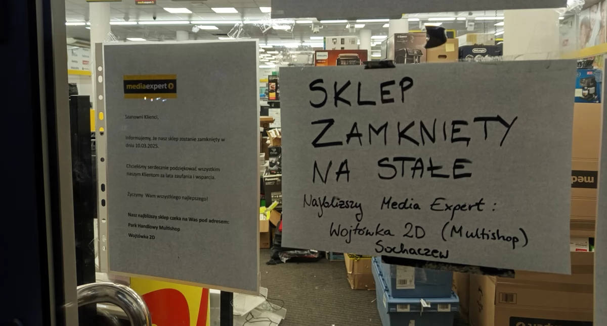 Komunikacja publiczna, Media Expert zamknął sklep lecia - zdjęcie, fotografia