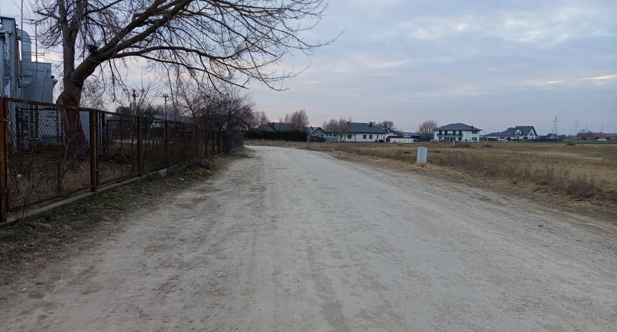 Sprawy urzędowe, Mieszkańcy Sochaczewa mogą pomarzyć asfalcie - zdjęcie, fotografia