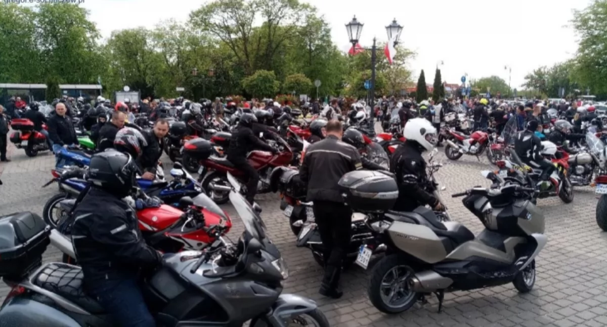 Atrakcje - Ciekawostki - Rekreacja, Rozpoczęcie Sezonu Motocyklowego Sochaczewie impreza kwietniu - zdjęcie, fotografia
