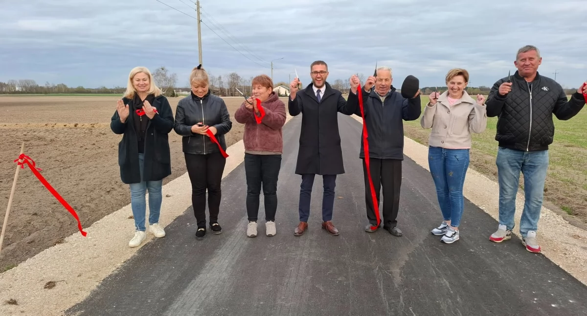Sprawy urzędowe, Gmina Rybno Zakończyły generalne remonty dróg gminnych miejscowościach Antosin Ćmiszew Rybnowski inwestycje ponad - zdjęcie, fotografia