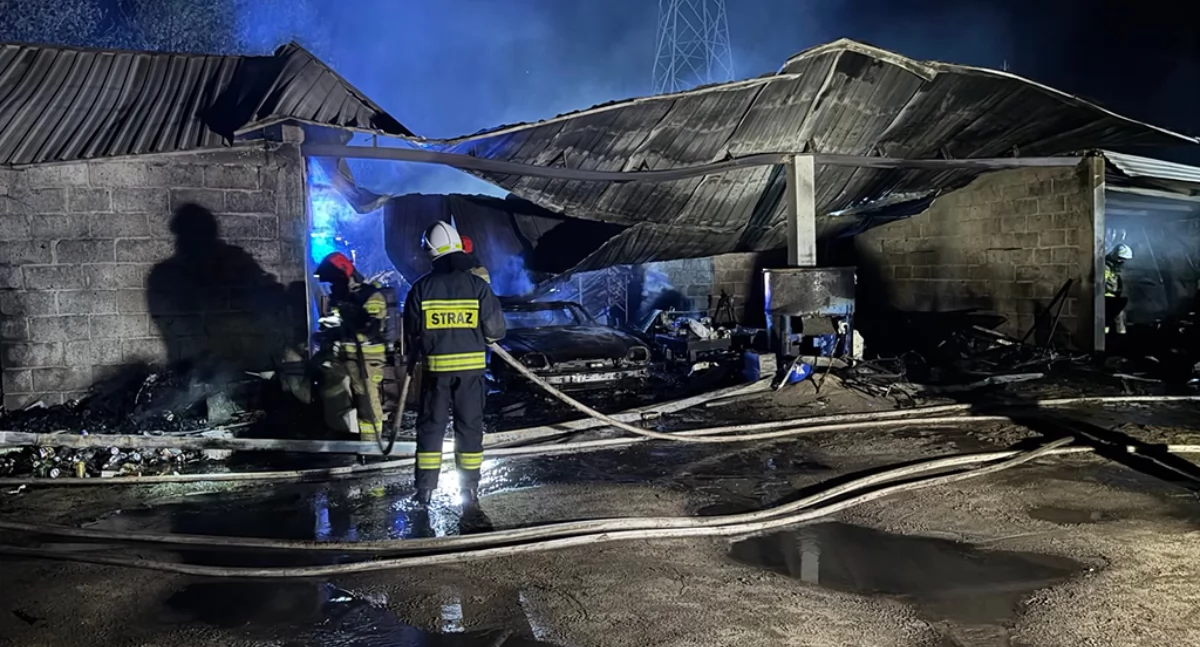 Pożary straż pożarna, Pożar budynku gospodarczego Sochaczewie Szybka zdecydowana reakcja strażaków - zdjęcie, fotografia