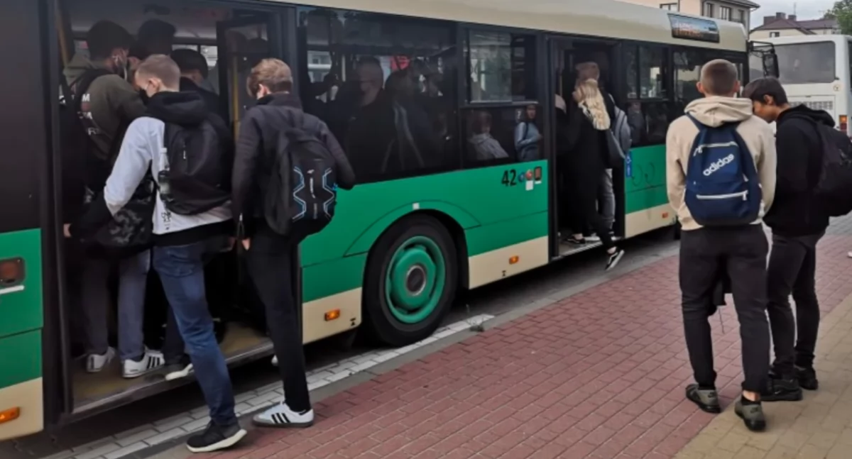 Komunikacja publiczna, Dodatkowe kursy miejskich autobusów Sochaczewie - zdjęcie, fotografia