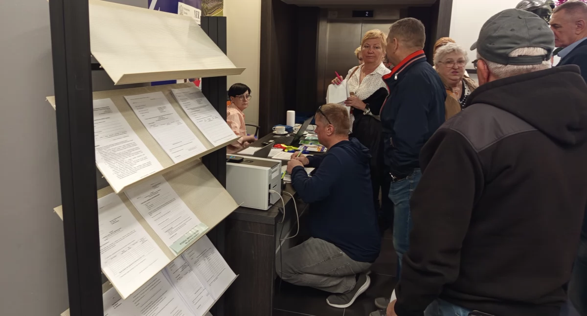 Sprawy urzędowe, Karta popyt przerósł możliwości - zdjęcie, fotografia