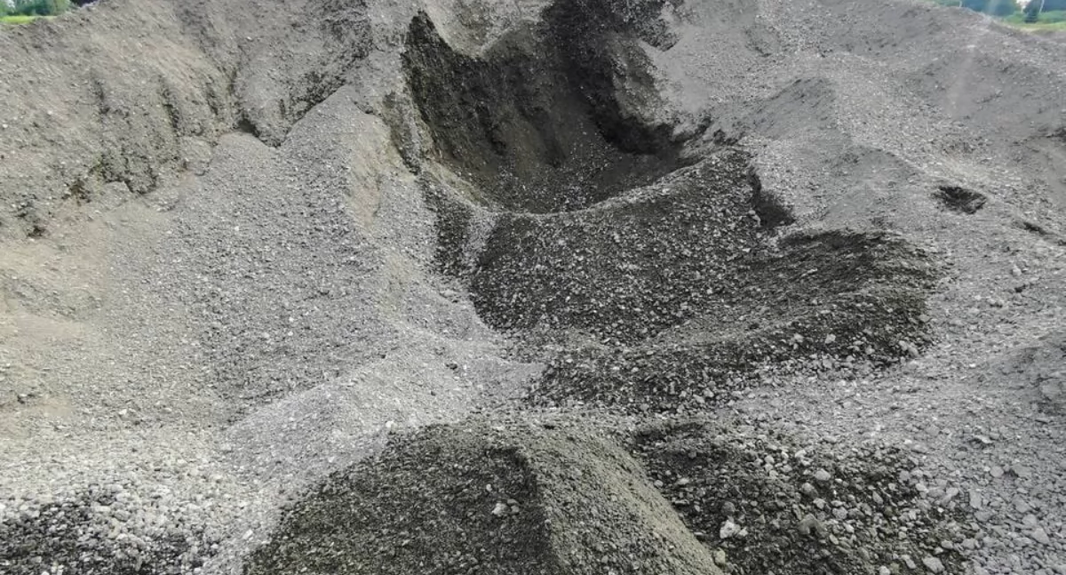 Inwestycje , Gmina Rybno pozyskała destruktu asfaltowego - zdjęcie, fotografia