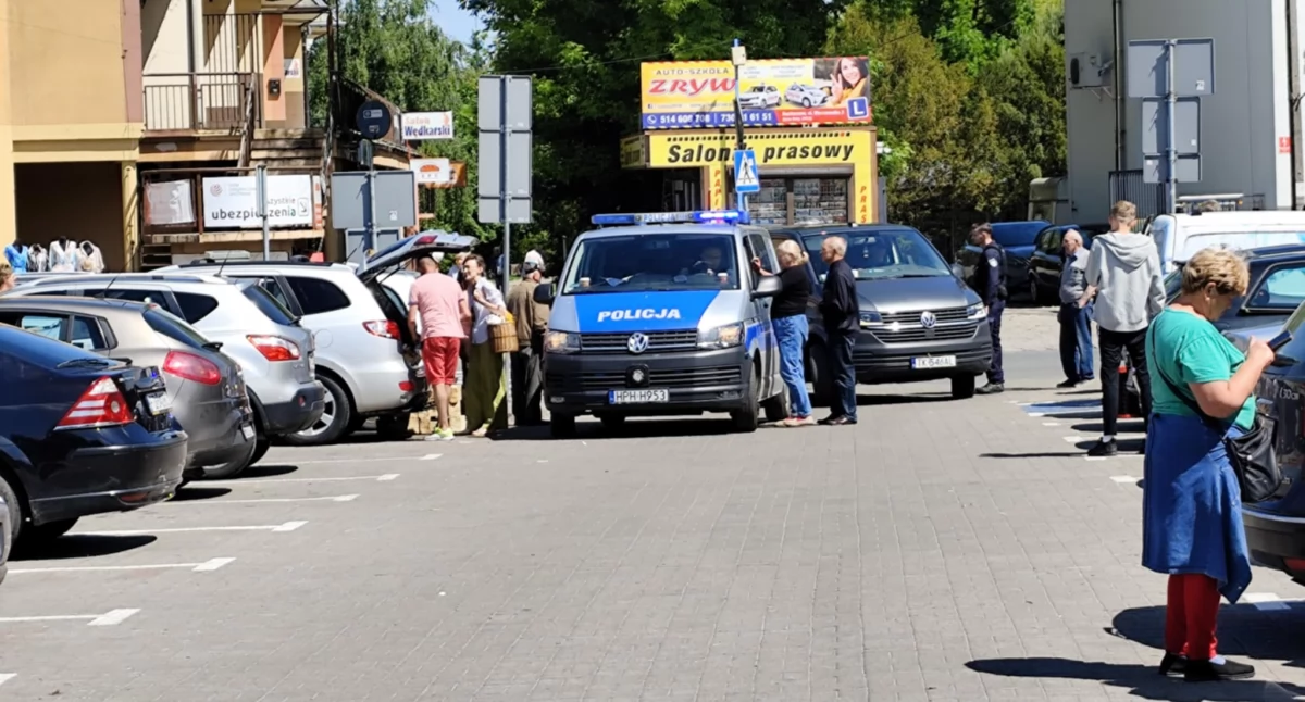Interwencje i pomoc , Mandaty handel truskawkami Sochaczewie kolejna akcja policji - zdjęcie, fotografia