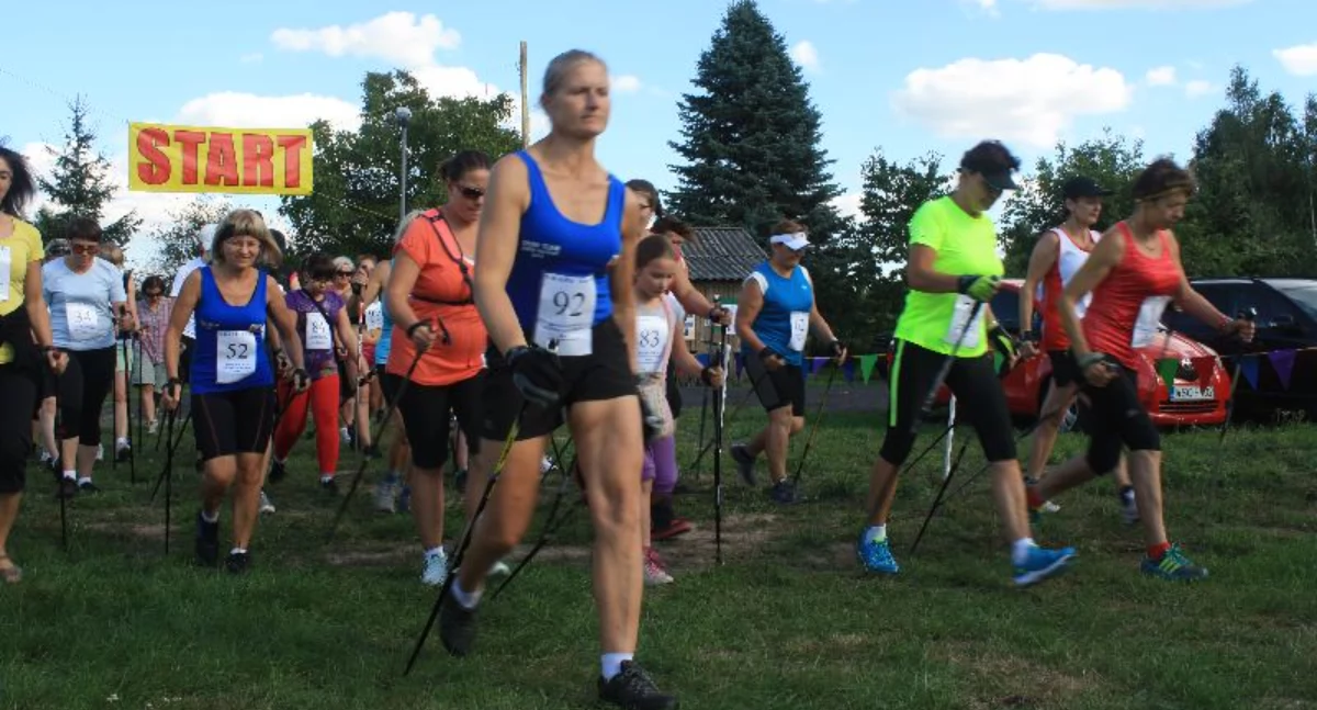 Imprezy cykliczne , Sochaczewskim Marszem Nordic Walking pomaszerujemy Żelazowej - zdjęcie, fotografia