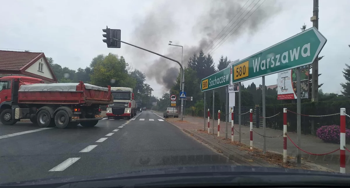 Pożary straż pożarna, Strażacy walczą pożarem Żelazowej - zdjęcie, fotografia