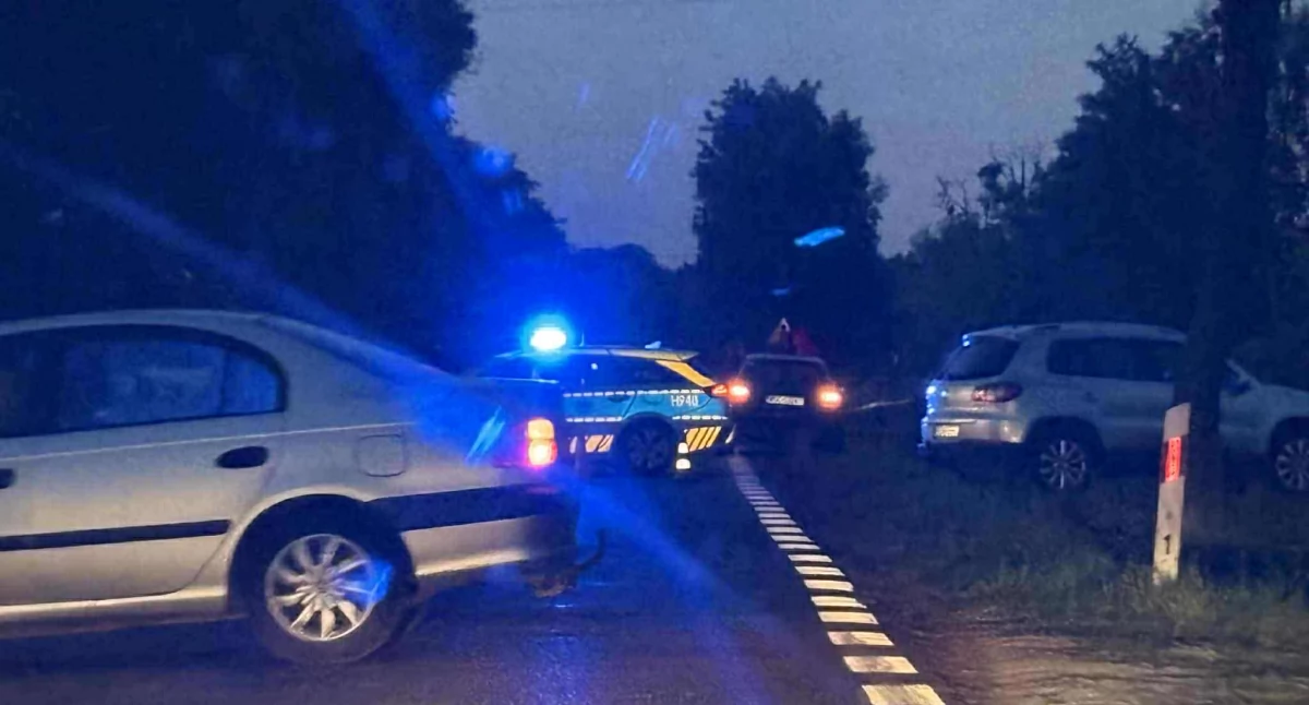 Wypadki drogowe, Wypadek Brochowie droga zablokowana - zdjęcie, fotografia