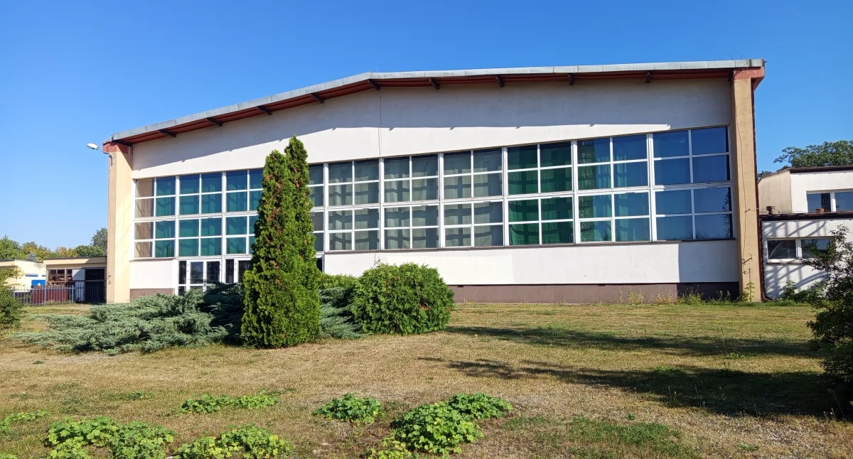 Interwencje i pomoc , Problemy halą sportową Kusocińskiego remontować budować nową - zdjęcie, fotografia