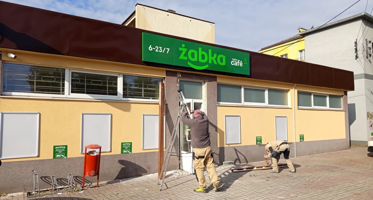 Biznes, Kolejna Żabka Sochaczewie razem zamiast sklepu Społem - zdjęcie, fotografia
