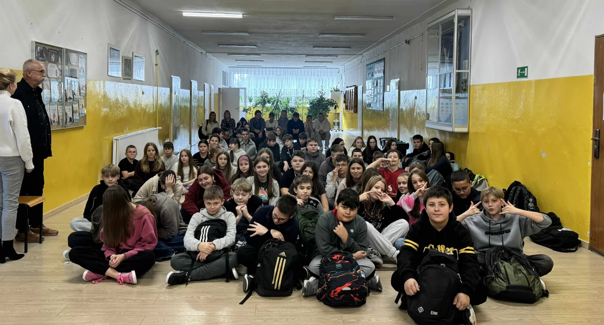 Edukacja - Szkoły, Młodzieszyn Zanieczyszczenie powietrza lekcja ekologii uczniów VII–VIII - zdjęcie, fotografia
