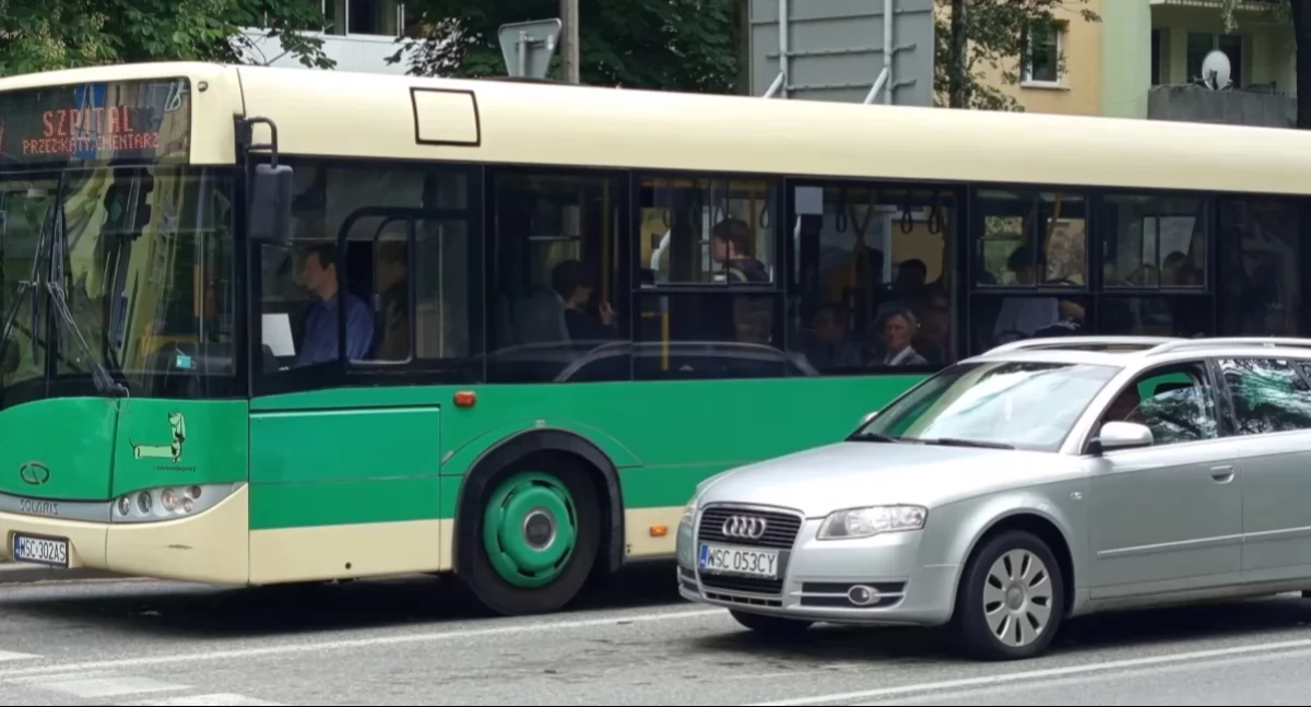 Komunikacja publiczna, Przez godziny autobusy pojadą zmienionymi trasami - zdjęcie, fotografia
