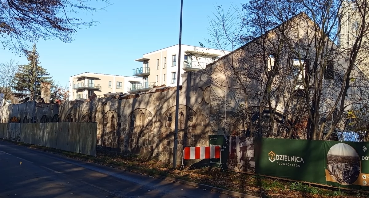 Historia, Stajnie byłego folwarku Czerwonce odzyskają dawny blask - zdjęcie, fotografia