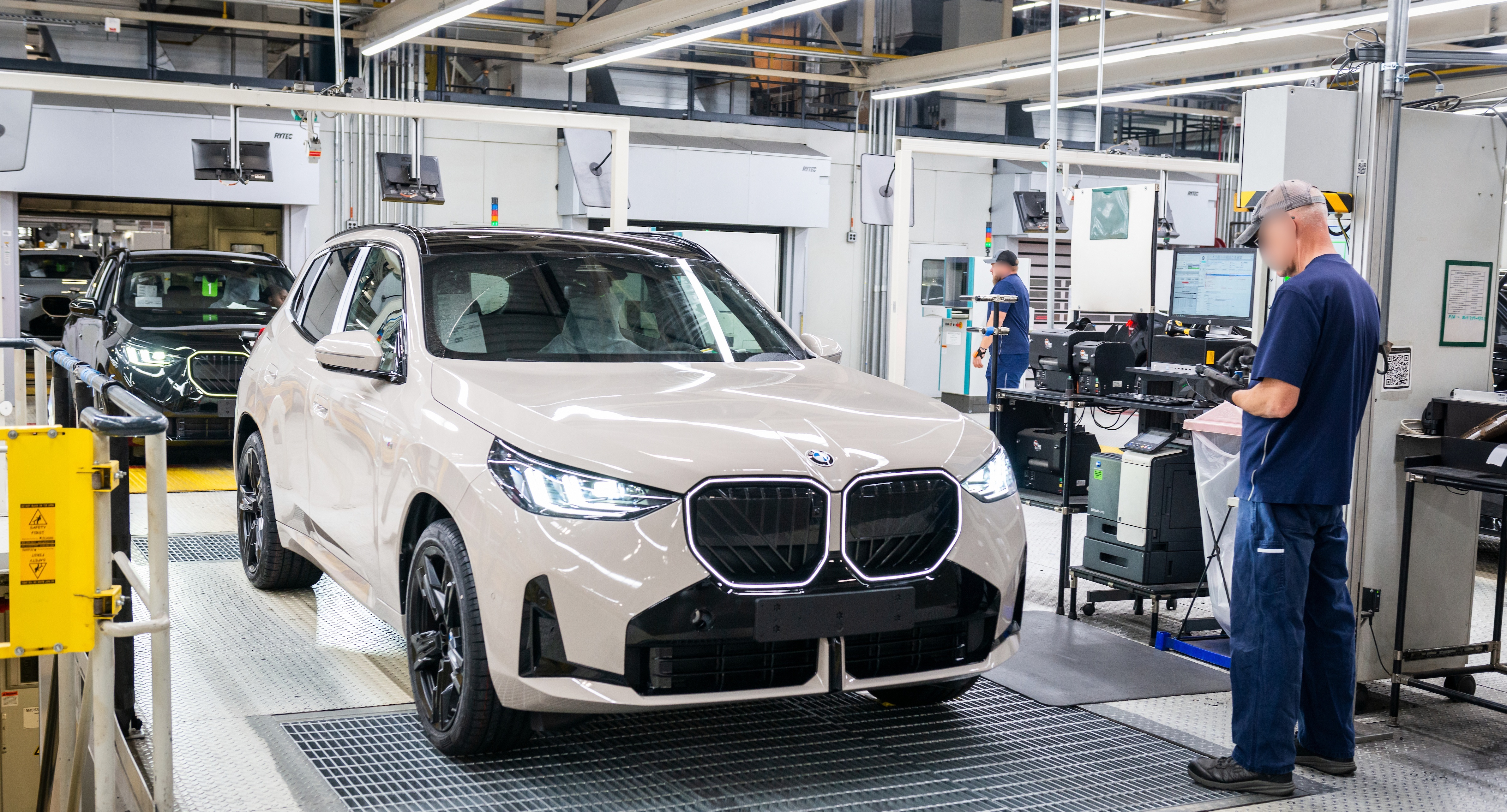 Promocje gospodarcze, Jakie narzędzia technologie wspierają pracę mechanika samochodowego Serwisie - zdjęcie, fotografia