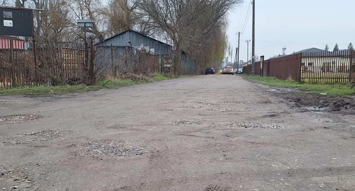 Interwencje i pomoc , Wieś centrum Sochaczewa zapomniany fragment ulicy Długiej - zdjęcie, fotografia