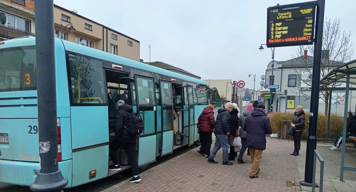 Komunikacja publiczna, będą kursowały sochaczewskie autobusy święta Sylwestra - zdjęcie, fotografia