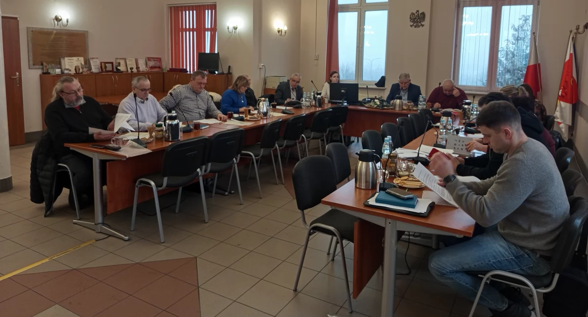 Radni i rady samorządowe, Walka budżet gminy Sochaczew radni chcą odebrać pieniądze szkołom - zdjęcie, fotografia