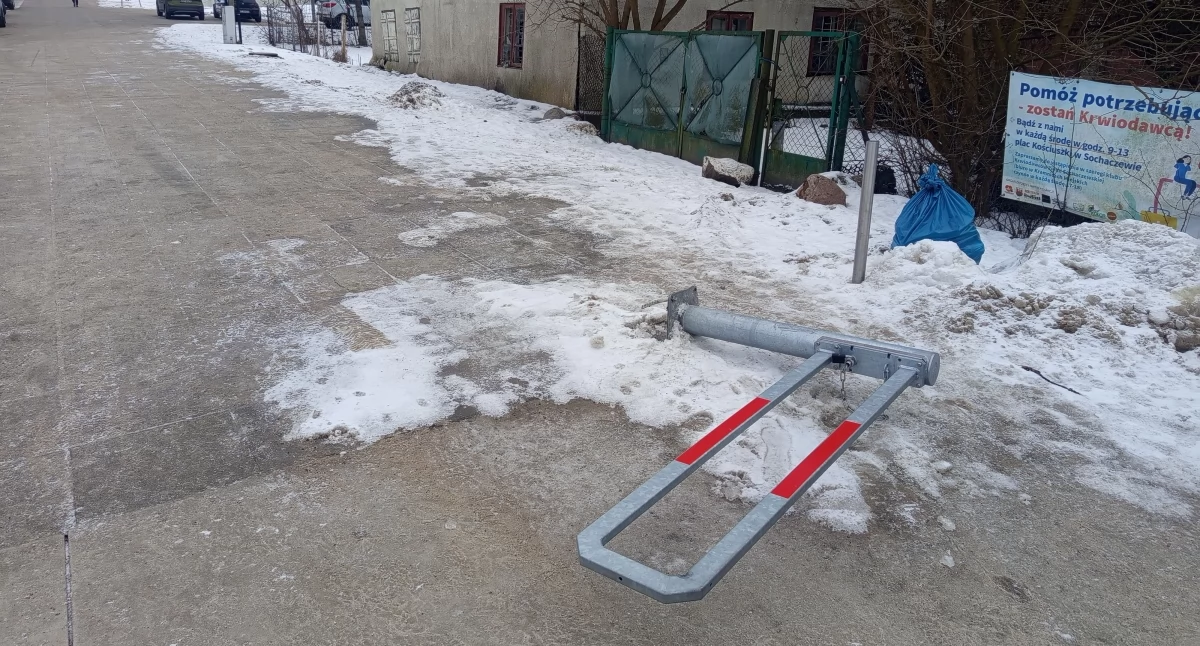 Interwencje i pomoc , Wandale znowu zaatakowali razem ulicy Podzamcze - zdjęcie, fotografia