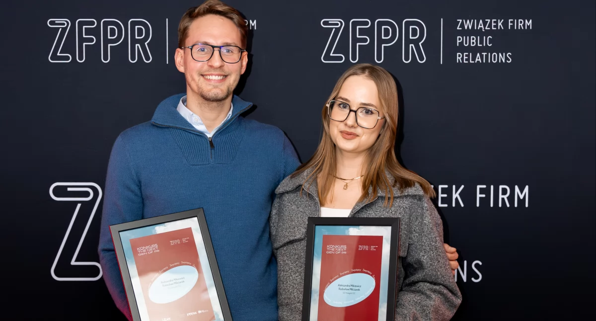 Konkursy - Plebiscyty, Sochaczewianin górą ogólnopolskim konkursie teraz jedzie podbić świat - zdjęcie, fotografia
