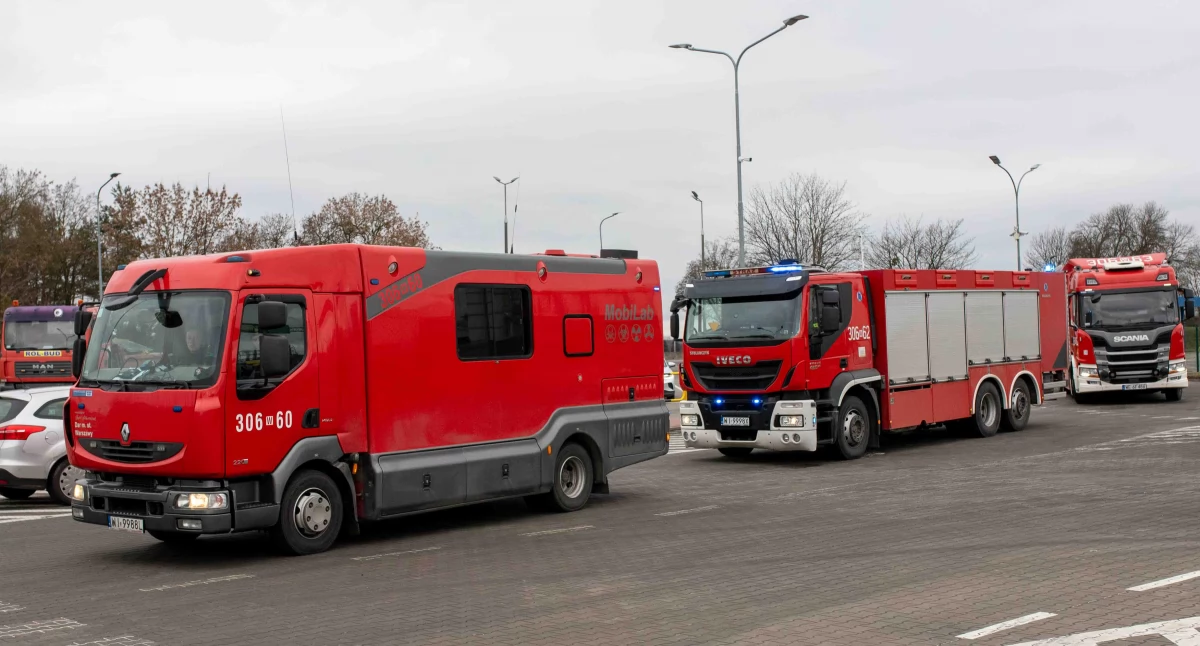 Pożary straż pożarna, Wyciek firmie - zdjęcie, fotografia