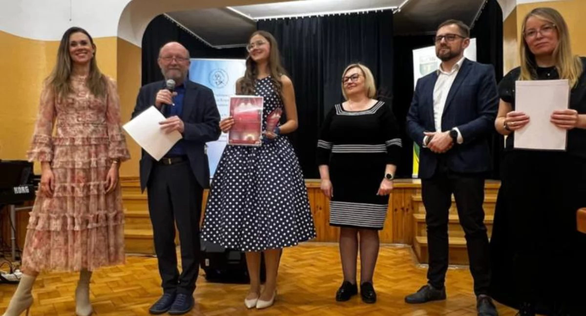 Konkursy - Plebiscyty, Artur Barciś Monika Ziółkowska Szymanowie Regionalny Konkurs Piosenki Teatralnej Kabaretowej - zdjęcie, fotografia