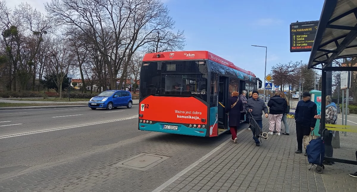 Komunikacja publiczna, prośbę mieszkańców zwiększy liczbę kursów linii - zdjęcie, fotografia